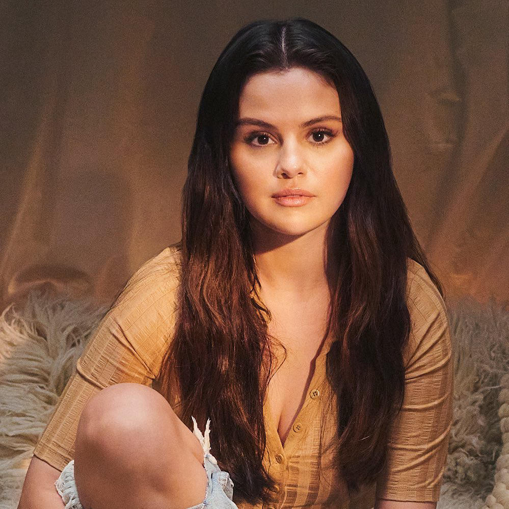 Apple Music - Straight from the pages of #selenagomez’s journal